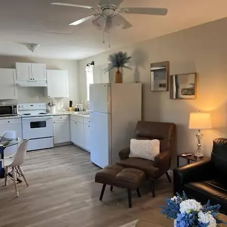 Villa Cozy 1Bed 1Bath House. Short Walk To The Square